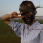 Маша в маске из лечебной грязи, Ивановка