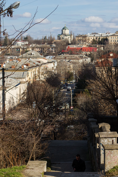 вид с холма на центр города